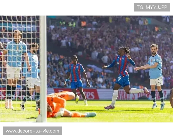 贝林汉姆单次转会费领跑英格兰球员 埃泽以6930万欧位居第七 贝林汉姆单次转会费领跑英格兰球员 埃泽以6930万欧位居第七