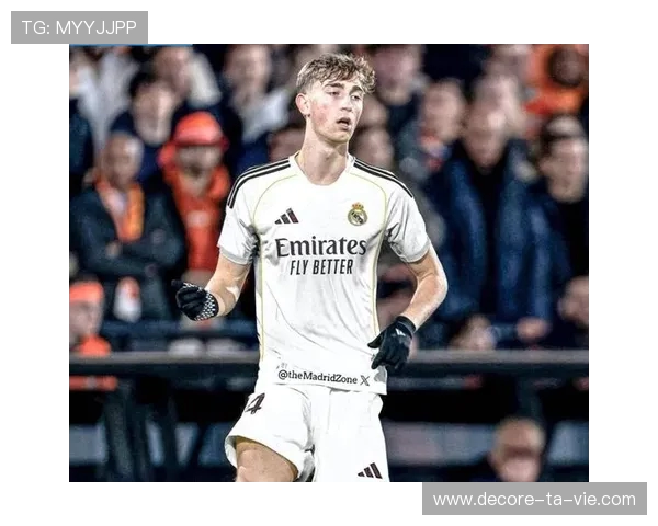 弗里克反思球队问题 夏窗有意引进左脚中卫或9号位球员 弗里克反思球队问题 夏窗有意引进左脚中卫或9号位球员