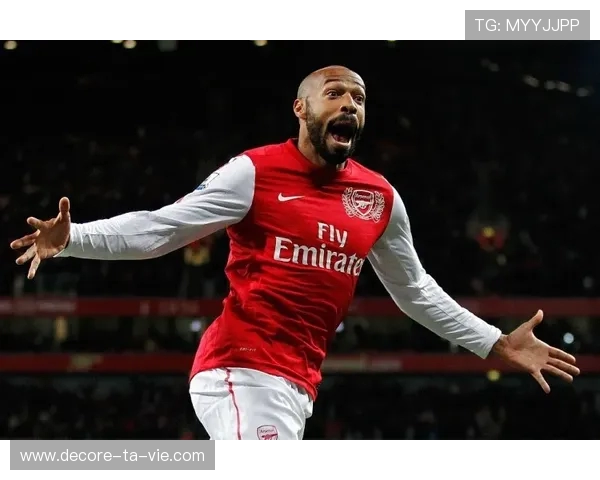 亨利解释雕像表情严肃原因称因愤怒且对热刺毫无好感 亨利解释雕像表情严肃原因称因愤怒且对热刺毫无好感