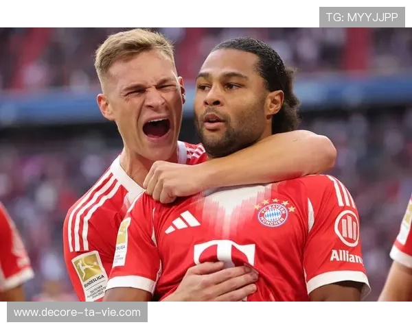 拜仁后防喜迎强援斯塔尼希奇伤愈归队今日正式参加全队合练