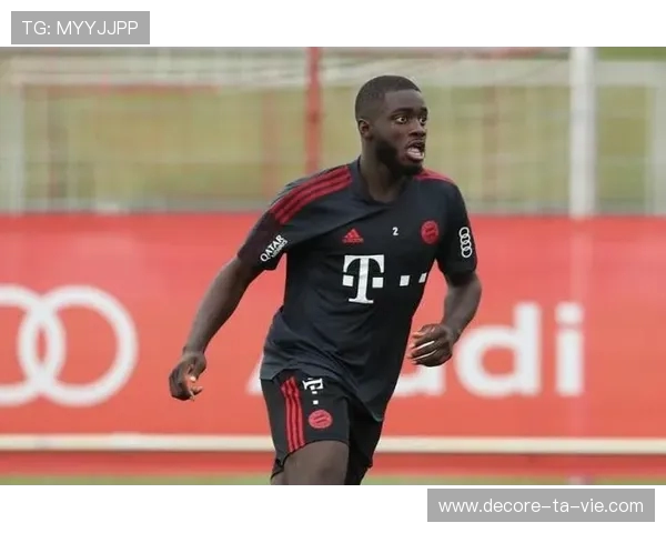 于帕要求续约合同加入解约条款遭拜仁拒绝续约谈判陷入僵局 于帕要求续约合同加入解约条款遭拜仁拒绝续约谈判陷入僵局